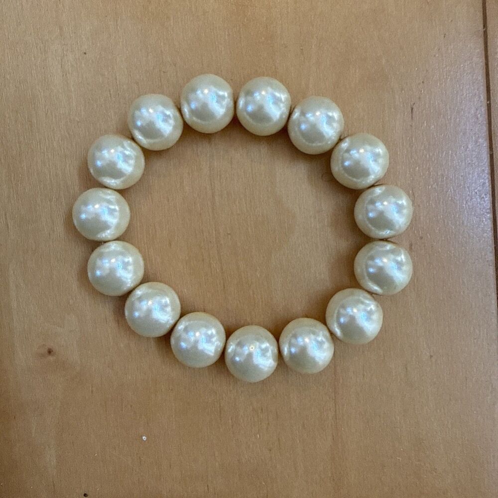 VINTAGE LARGE FAUX PEARL STRETCH BEADED BRACELET ELASTIC